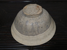 ③無地刷毛目鉢 3